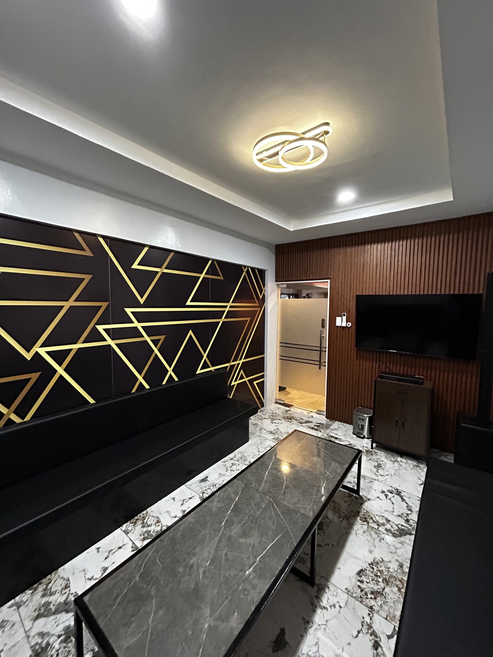 Gold Lounge