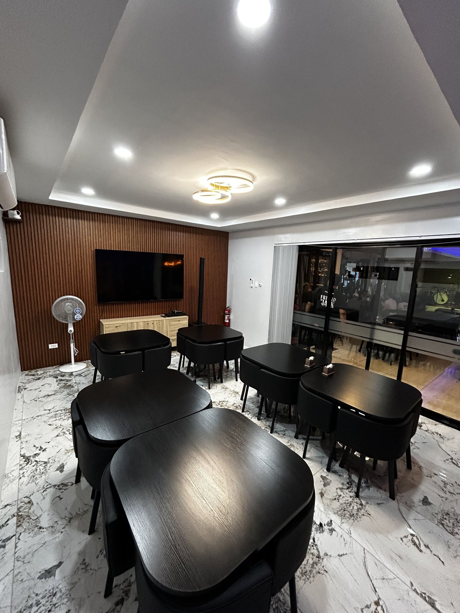 Gold Lounge