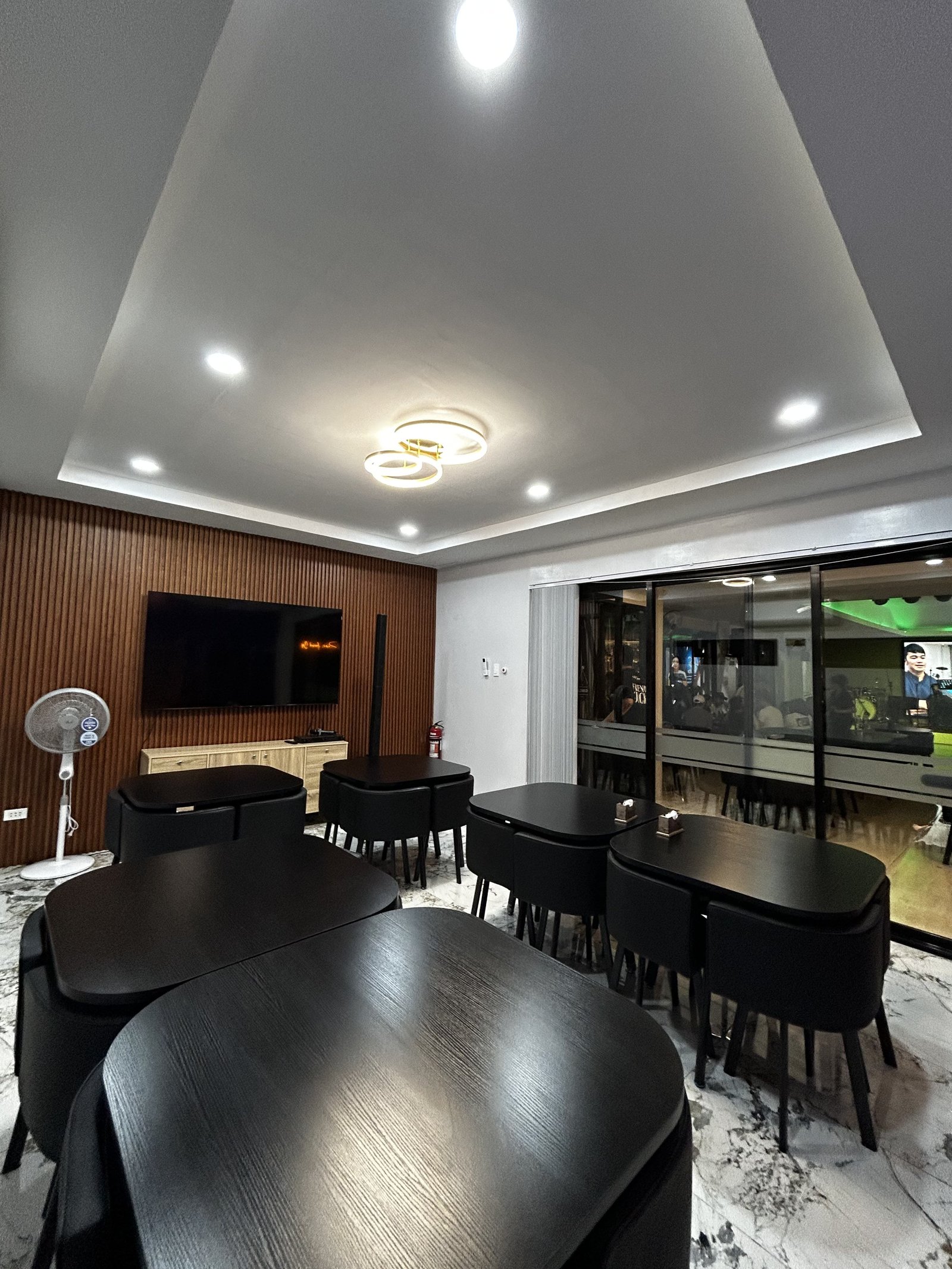Gold Lounge